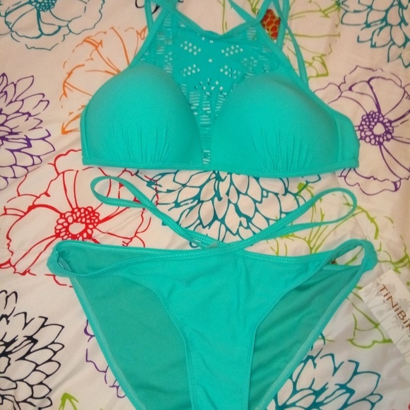 Two piece swim suit - Picture 1 of 2